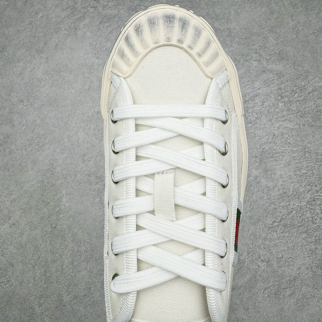 0722 New design golf shoes