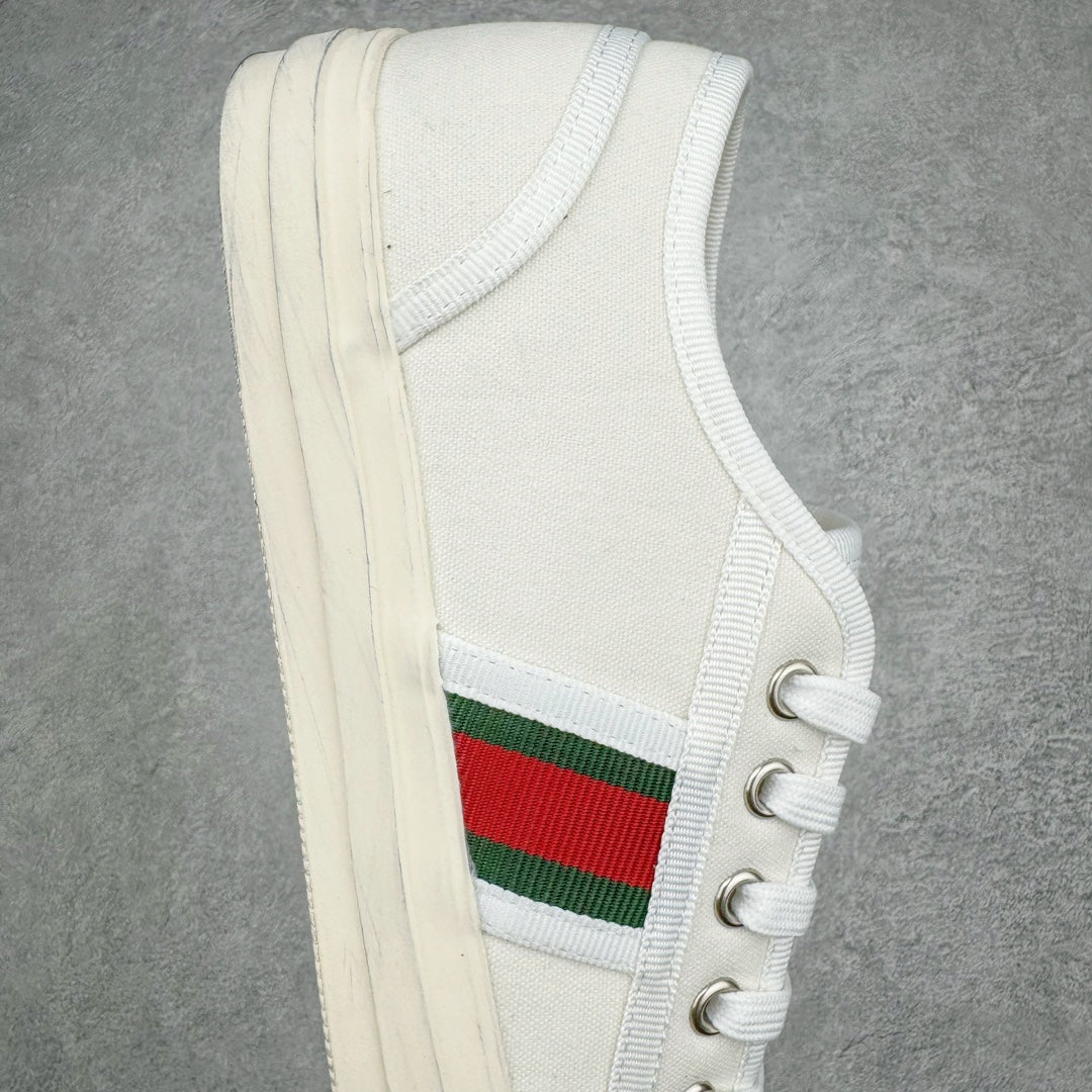 0722 New design golf shoes